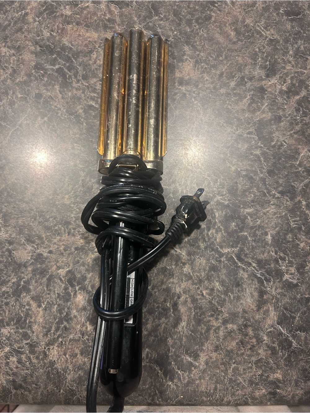 Triple-Barrel Hair Waver Iron in Black and Gold